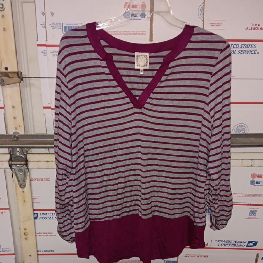 Trua3lf Size 1X Striped V-Neck Women's Top - Burgundy and Gray (SKU N162)